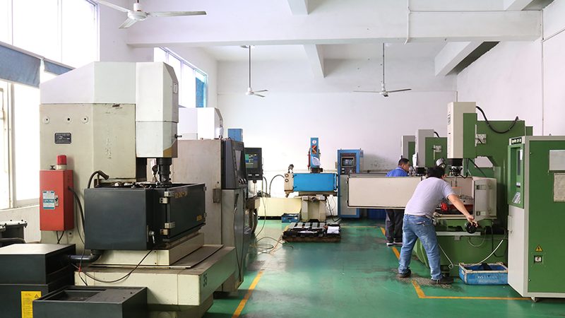 吹塑模具格局重塑：2025年值得关注的十大品牌