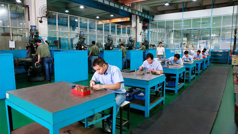 不锈钢拉伸模具定制：关键要素与选型策略**